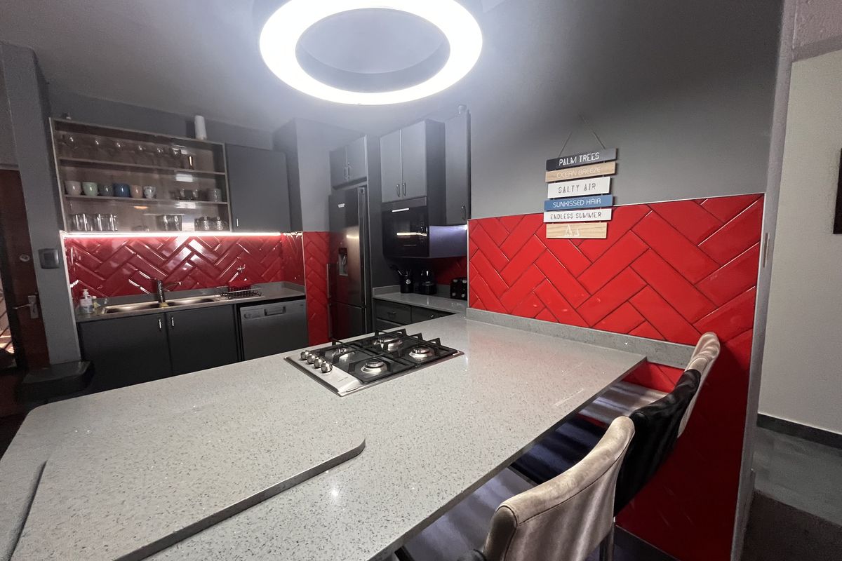 3 Bedroom 2 Bath Umdloti Beach Apartment - Photo 3