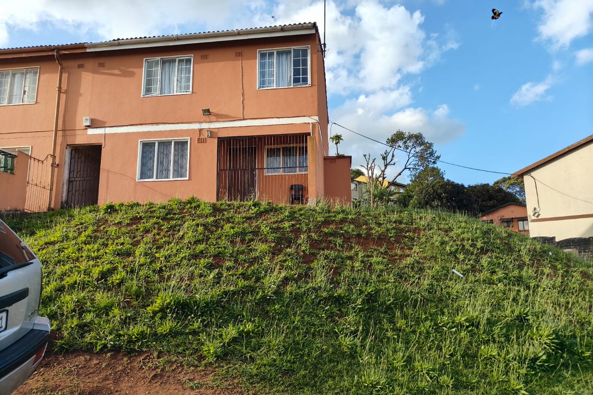 Duplex for Sale - Photo 2