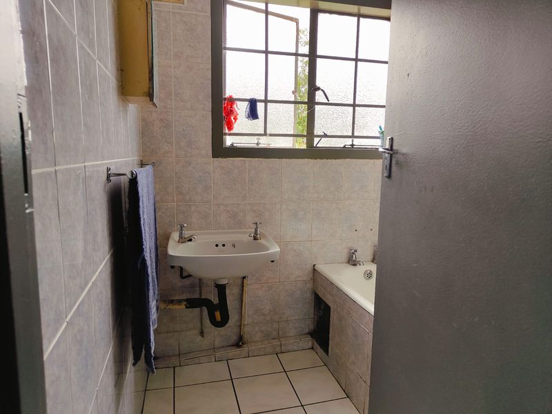 Duplex for Sale - Photo 8