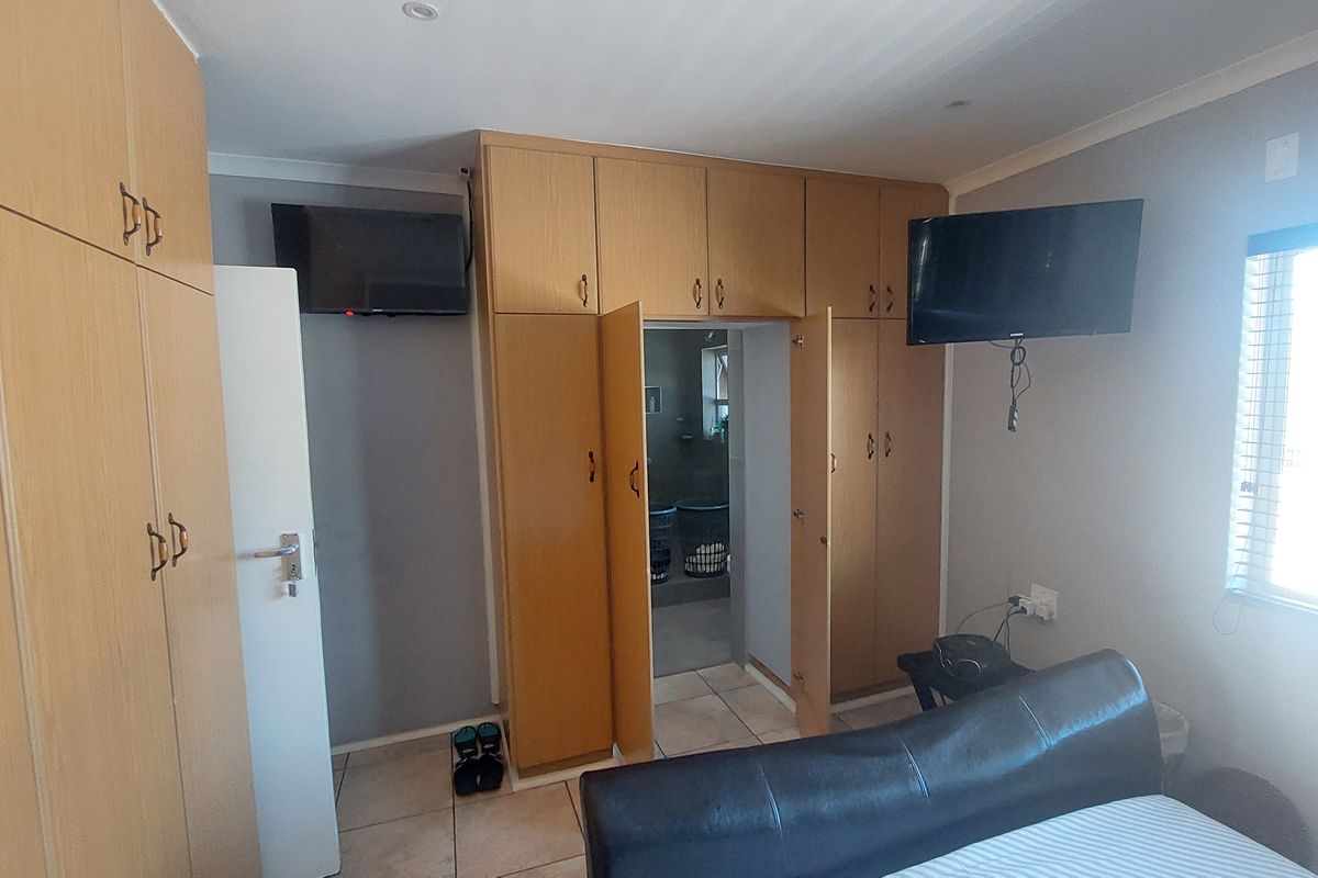 The Perfect Blend in Just the Right Location! - Photo 5