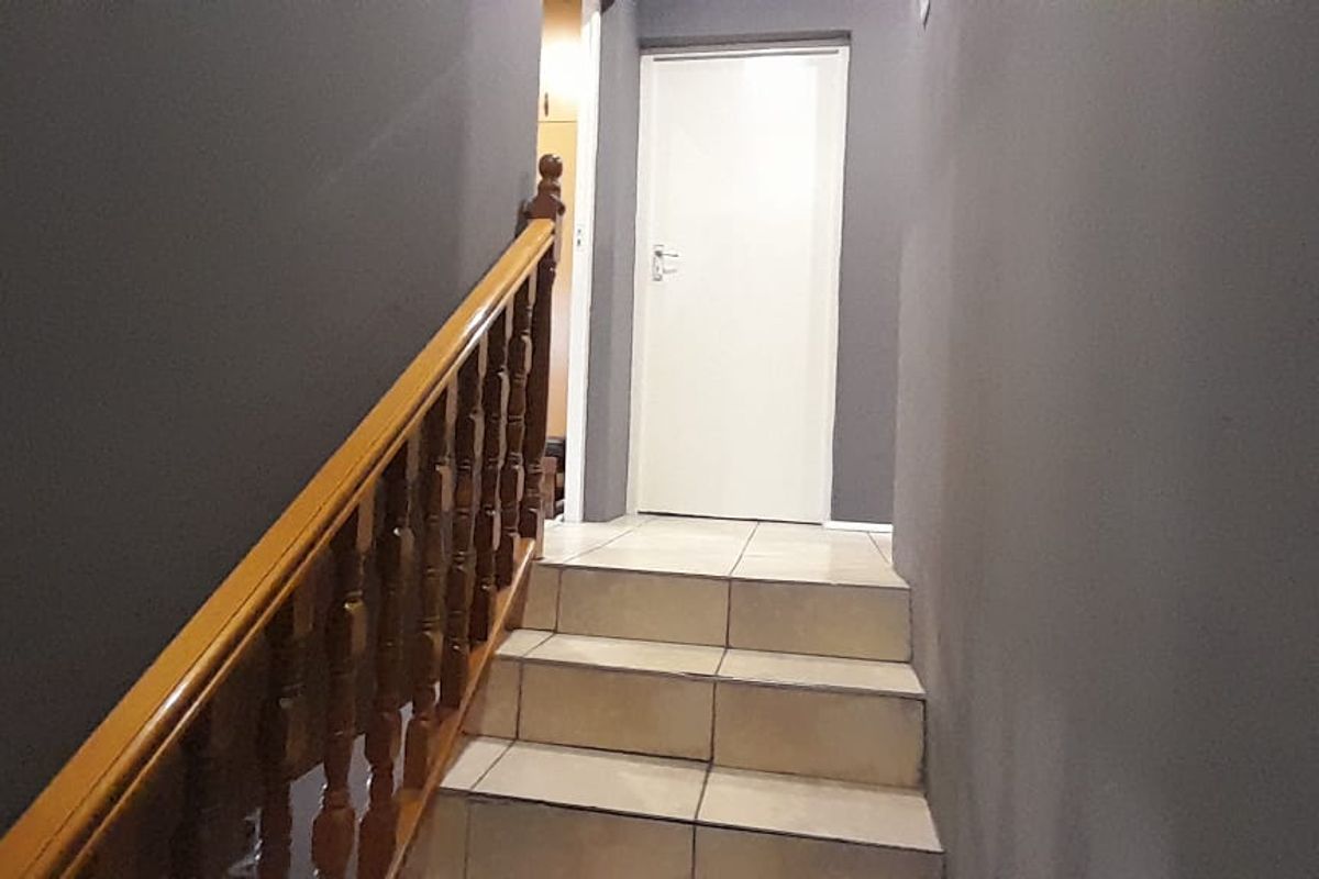 The Perfect Blend in Just the Right Location! - Photo 3