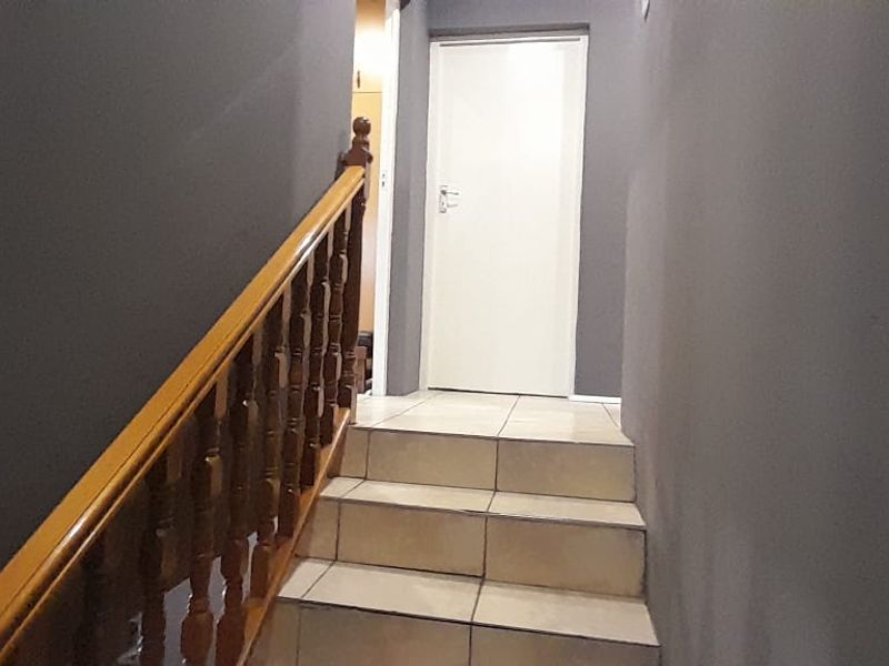 The Perfect Blend in Just the Right Location! - Photo 3