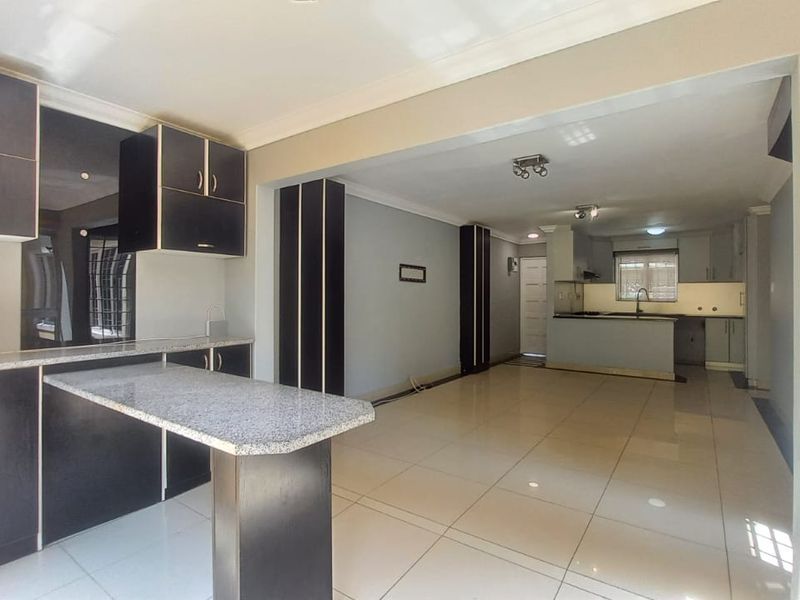 3 Bedroom Apartment For Sale in Umhlanga - Photo 7