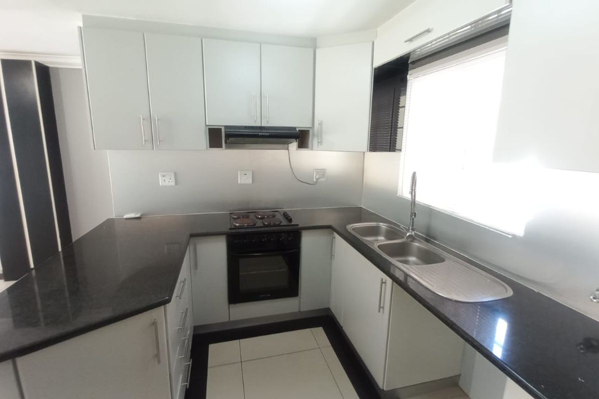 3 Bedroom Apartment For Sale in Umhlanga - Photo 3