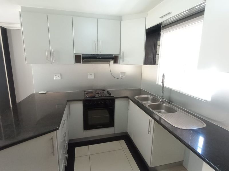3 Bedroom Apartment For Sale in Umhlanga - Photo 3