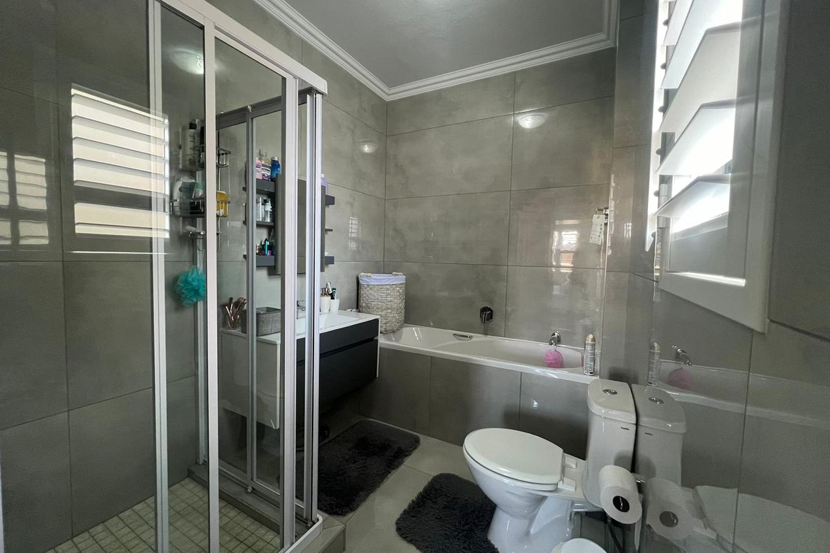 3 bedroom apartment in sahiti gardens for sale - Photo 4