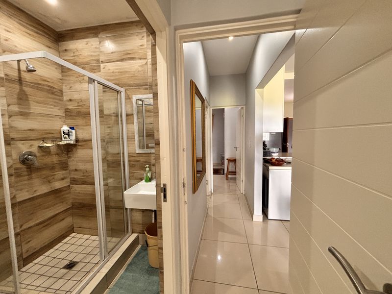 Stunning 2-Bedroom, 2-Bathroom Apartment at Le Boulevard, Umhlanga - Photo 10