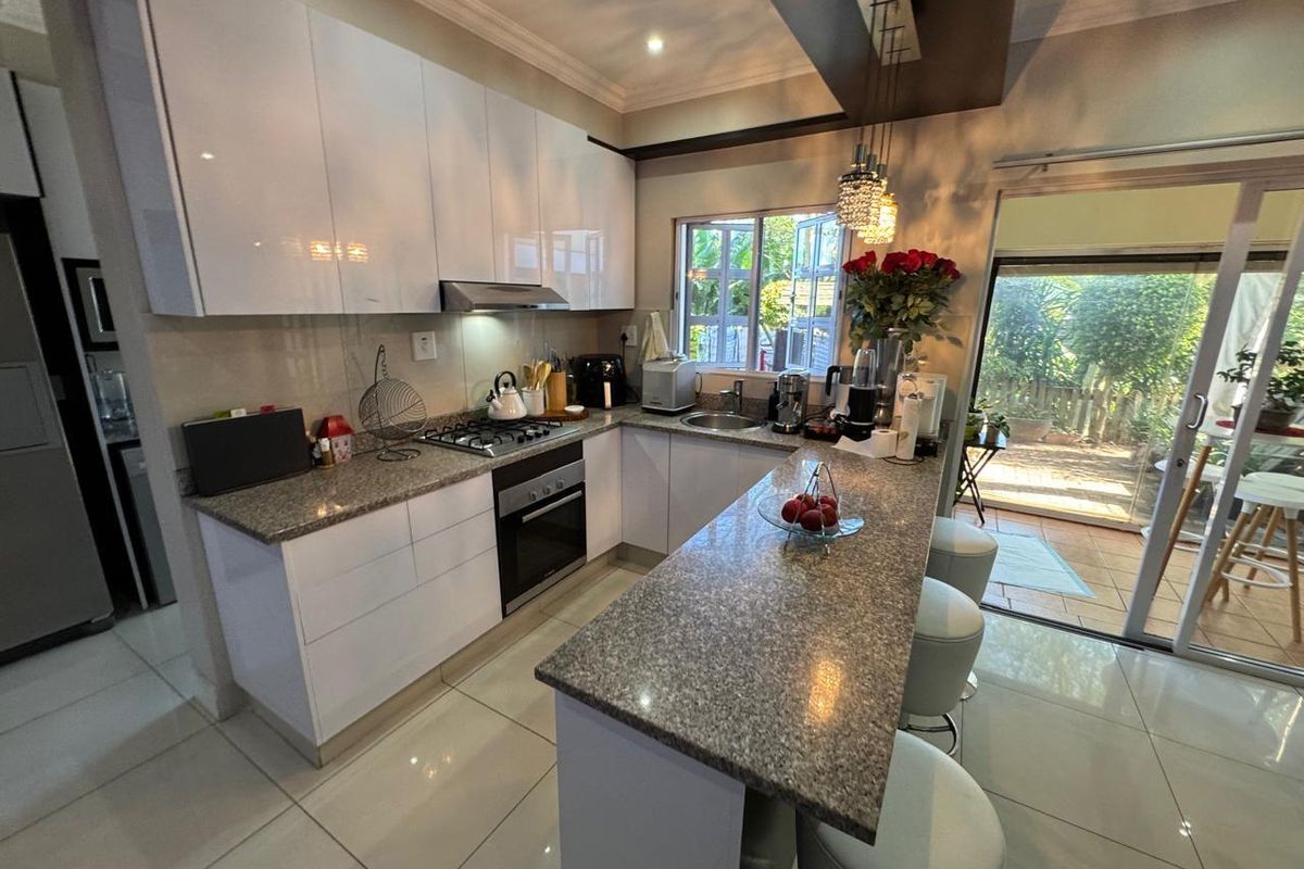 FOR SALE 3 BEDROOM DUPLEX FOR SALE IN EDGEMOUNT ESTATE - Photo 2