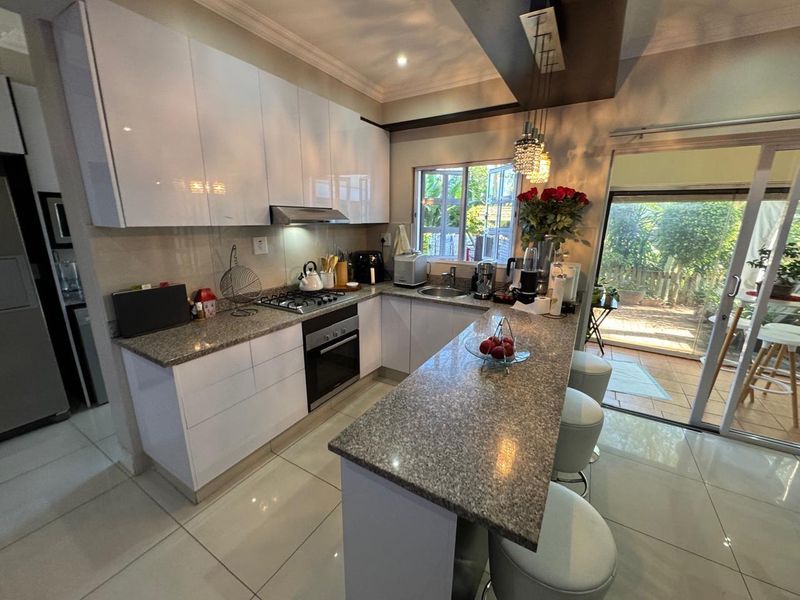 FOR SALE 3 BEDROOM DUPLEX FOR SALE IN EDGEMOUNT ESTATE - Photo 2