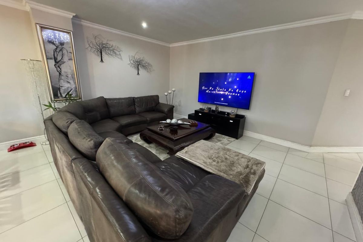 FOR SALE 3 BEDROOM DUPLEX FOR SALE IN EDGEMOUNT ESTATE - Photo 5