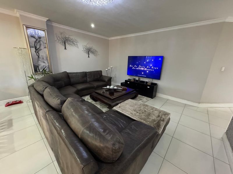 FOR SALE 3 BEDROOM DUPLEX FOR SALE IN EDGEMOUNT ESTATE - Photo 5