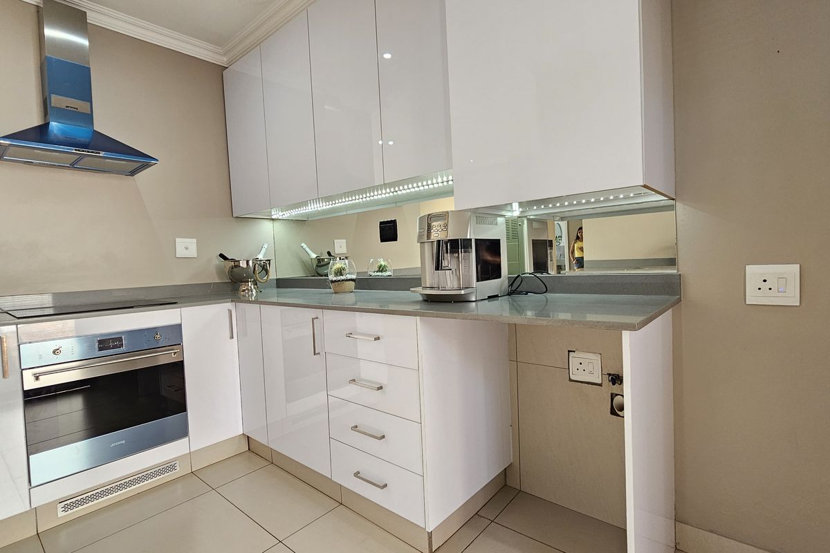 Townhouse Pending Sale In Umhlanga - Photo 3