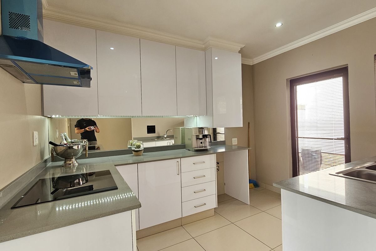 Townhouse Pending Sale In Umhlanga - Photo 2