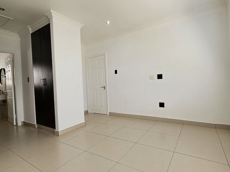 Townhouse Pending Sale In Umhlanga - Photo 10