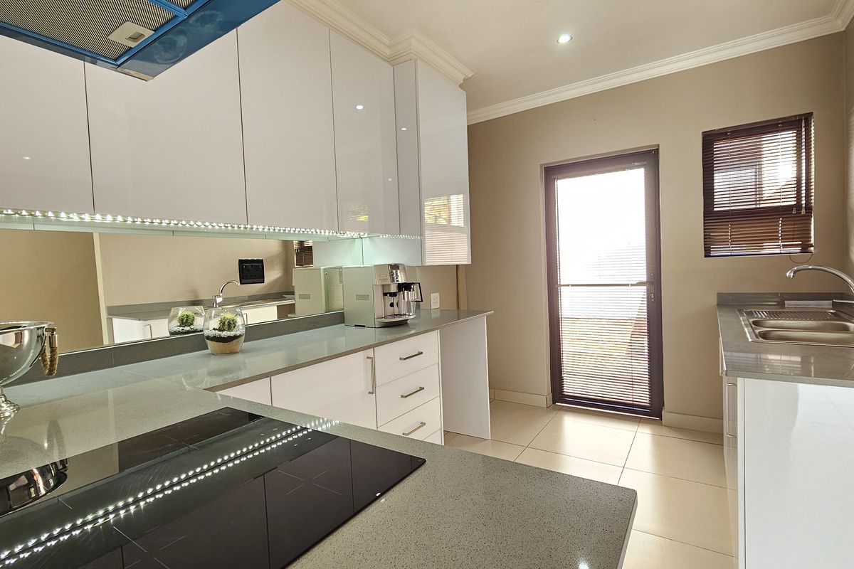 Townhouse Pending Sale In Umhlanga - Photo 4