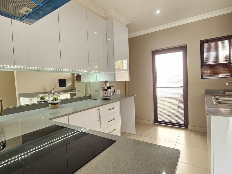 Townhouse Pending Sale In Umhlanga - Photo 4