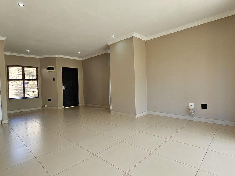 Townhouse Pending Sale In Umhlanga - Photo 7