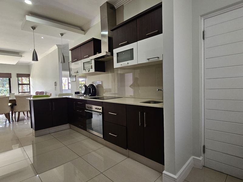 Ideal single story townhouse - Photo 3