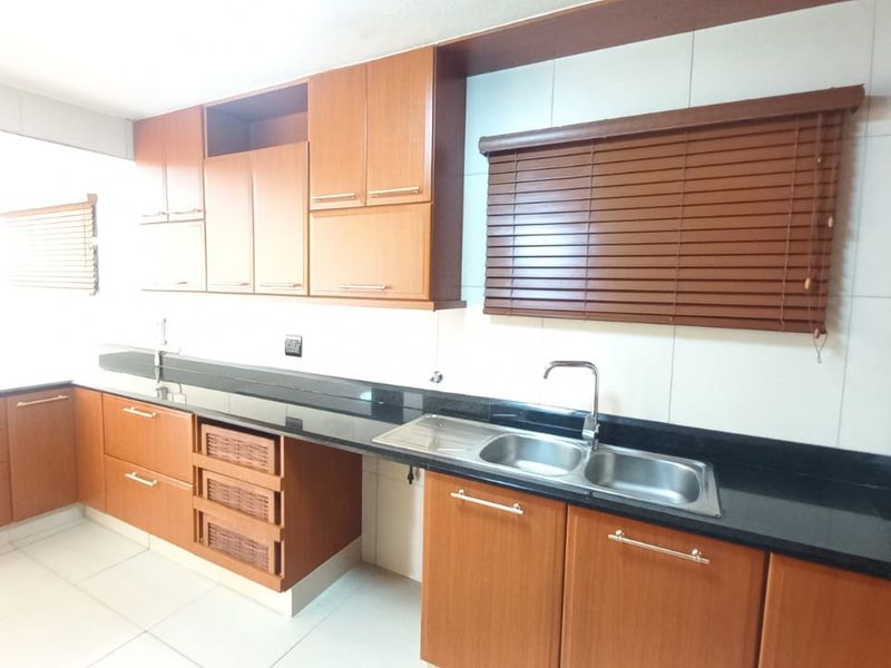 3 Bedroom Apartment For Sale in Durban North - Photo 8