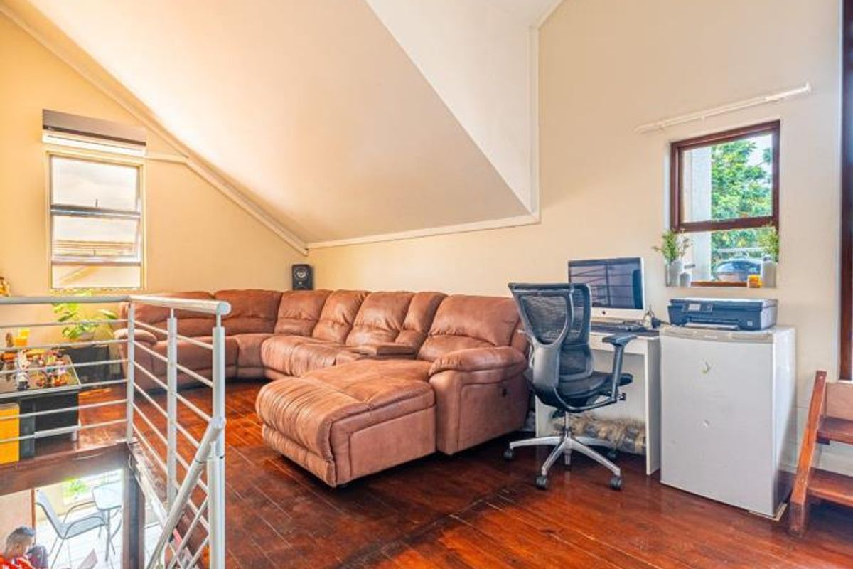 2 BEDROOM LOFT FOR SALE IN FOURWAYS - Photo 4