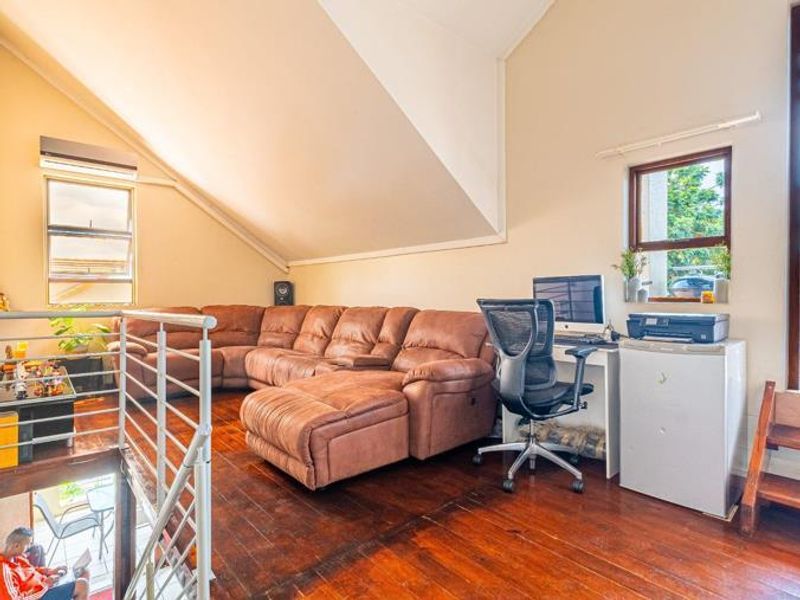 2 BEDROOM LOFT FOR SALE IN FOURWAYS - Photo 4