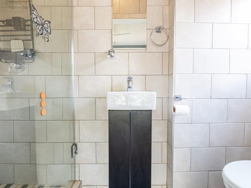 2 BEDROOM LOFT FOR SALE IN FOURWAYS - Photo 9