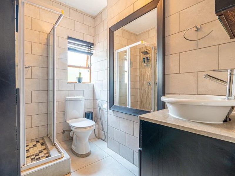 2 BEDROOM LOFT FOR SALE IN FOURWAYS - Photo 6