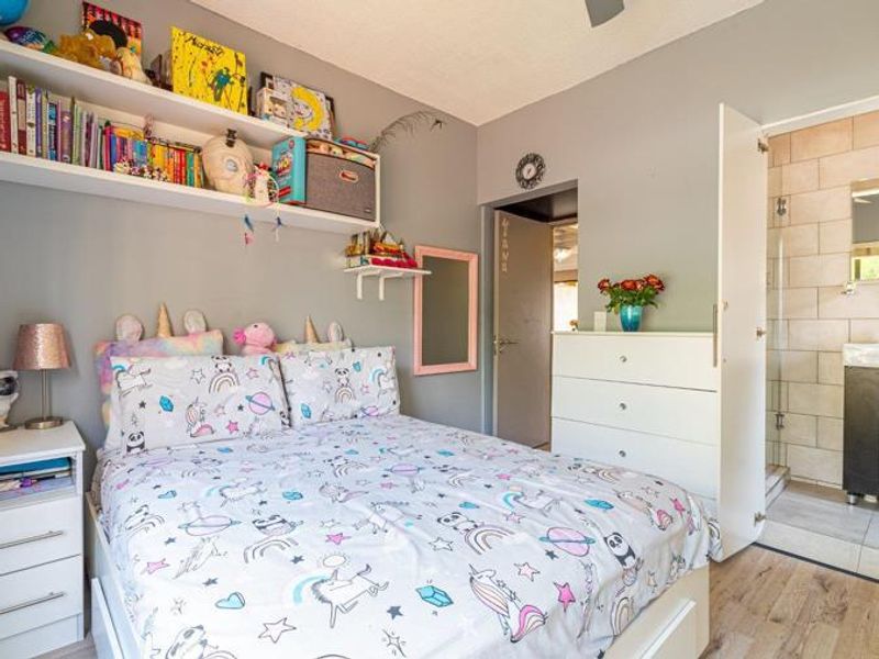 2 BEDROOM LOFT FOR SALE IN FOURWAYS - Photo 7
