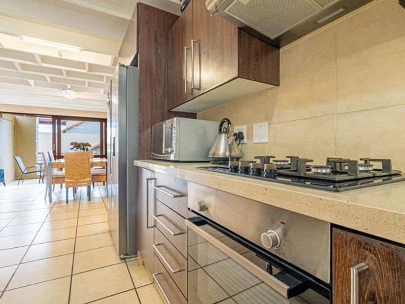 2 BEDROOM LOFT FOR SALE IN FOURWAYS - Photo 2