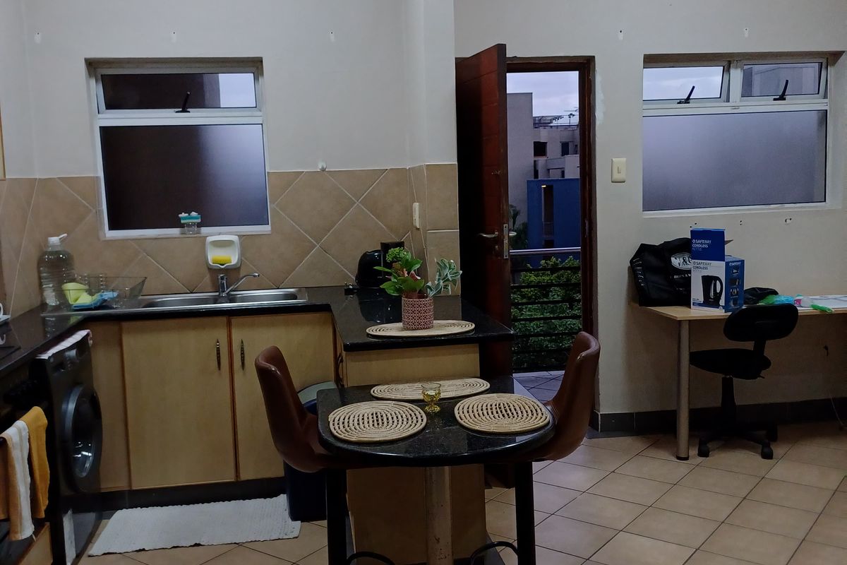 1 BEDROOM APARTMENT FOR SALE IN CRYSTAL ROCK, UMHLANGA - Photo 2