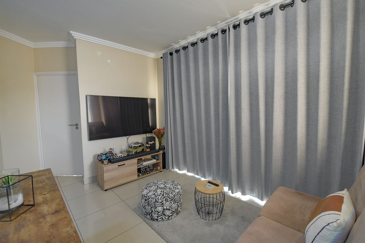 Modern 2 Bed | 2 Bath | 2 Parking – Madison Living at Its Best! - Photo 3