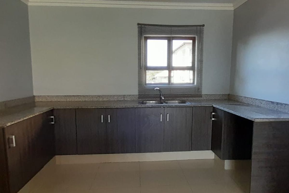 Investment Opportunity in a sought after location! - Photo 4