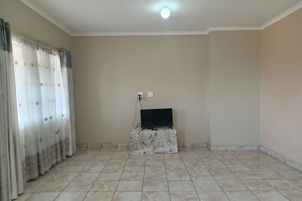 Affordable Comfort in a Ready-to-Move-In Home - Photo 2