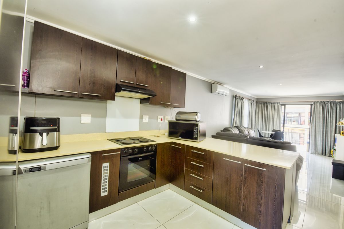 Smart, Stylish, Central - 2 bed 2 bath Umhlanga Haven - Photo 4