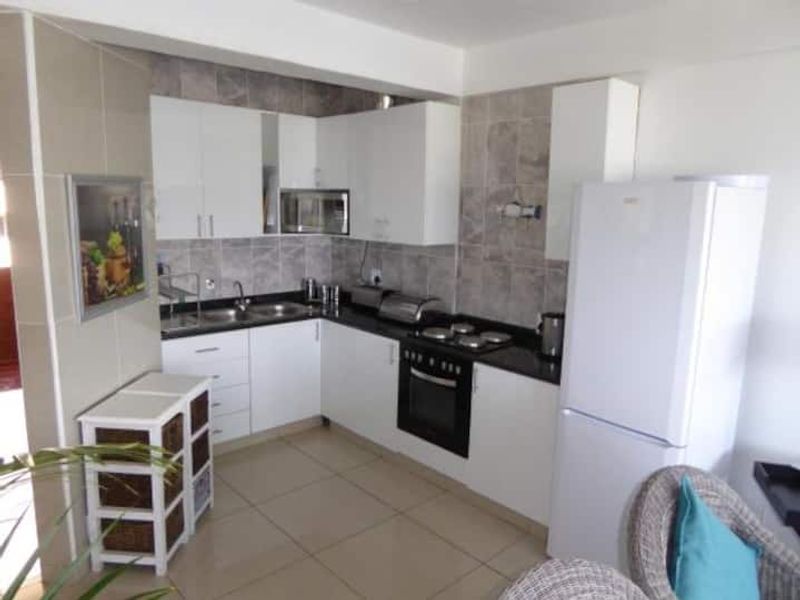 Apartment Pending Sale In Amanzimtoti - Photo 3