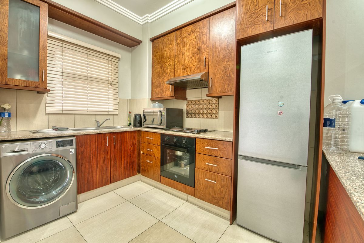 Prime property presents an Investors dream !! - Photo 3