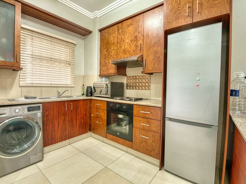 Prime property presents an Investors dream !! - Photo 3