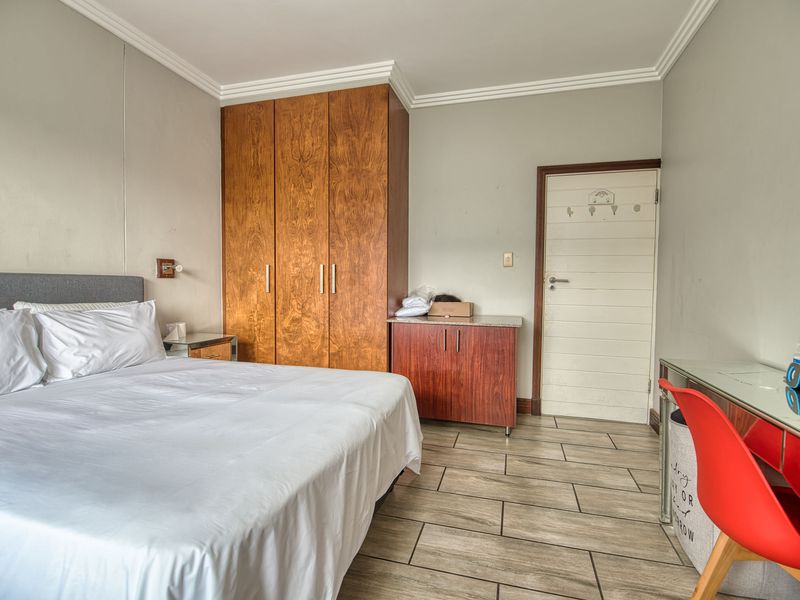 Prime property presents an Investors dream !! - Photo 8