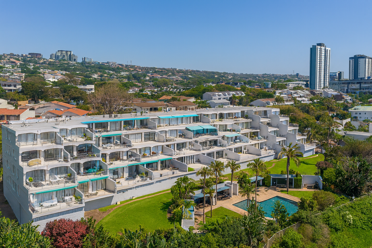 Rare  3-Bedroom Apartment on Marine Drive Umhlanga PLUS 1 GARAGE - Photo 2