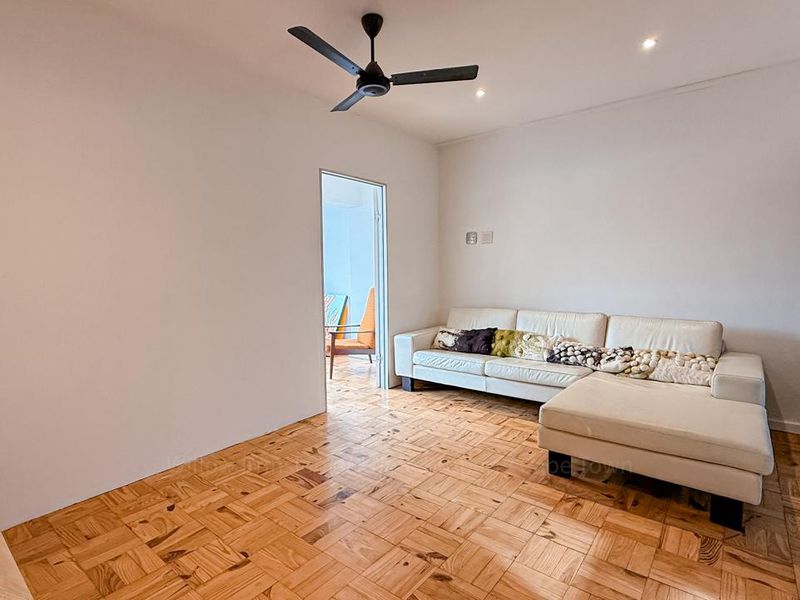 Stylish One-Bedroom Apartment Between Sea Point & Green Point - Photo 9