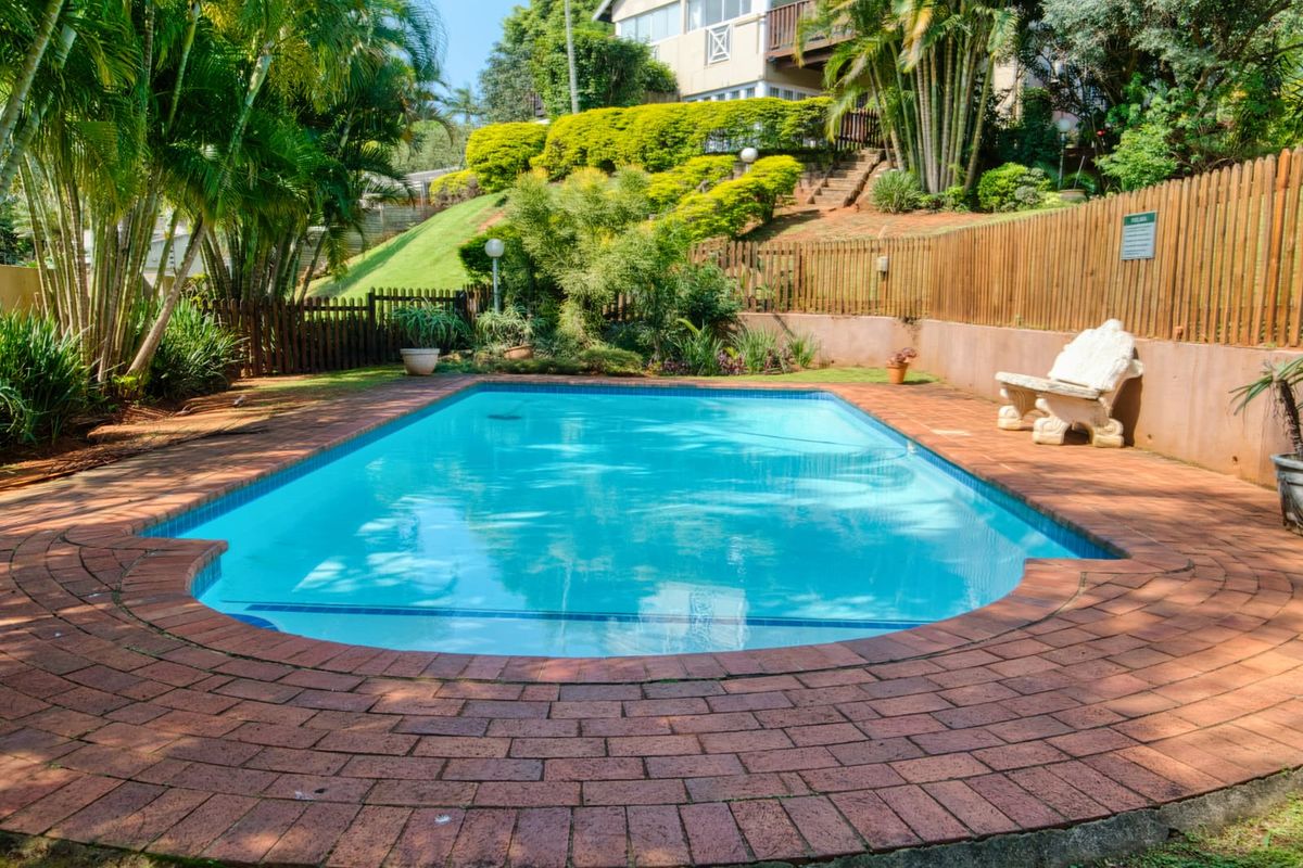 Modern 3-Bedroom Loft Apartment for Sale in Sunningdale - Photo 2