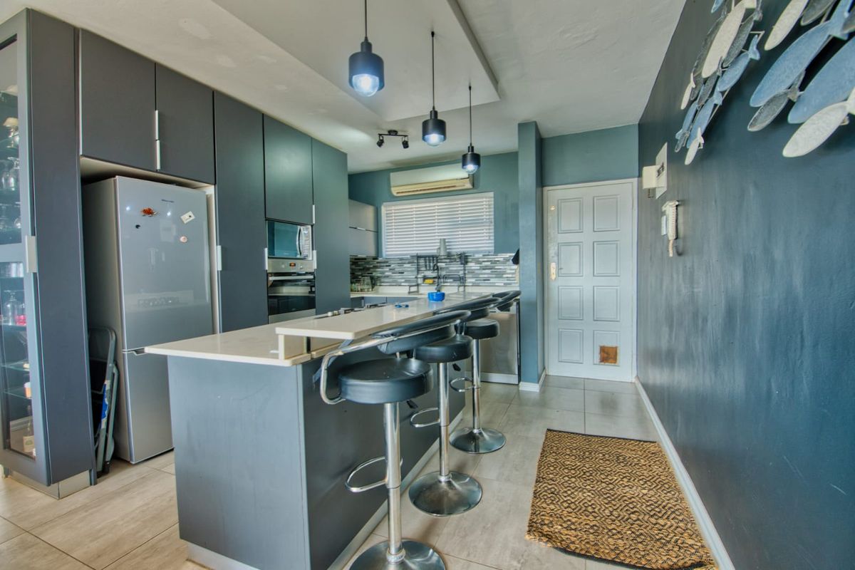 Modern 3-Bedroom Loft Apartment for Sale in Sunningdale - Photo 4