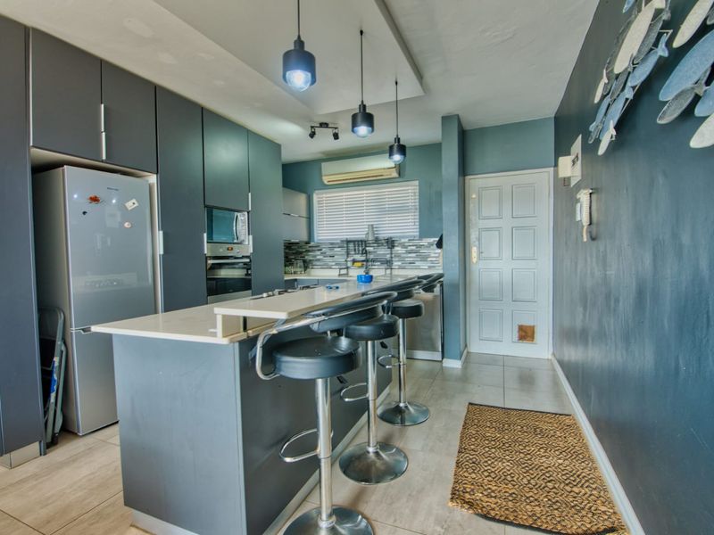 Modern 3-Bedroom Loft Apartment for Sale in Sunningdale - Photo 4