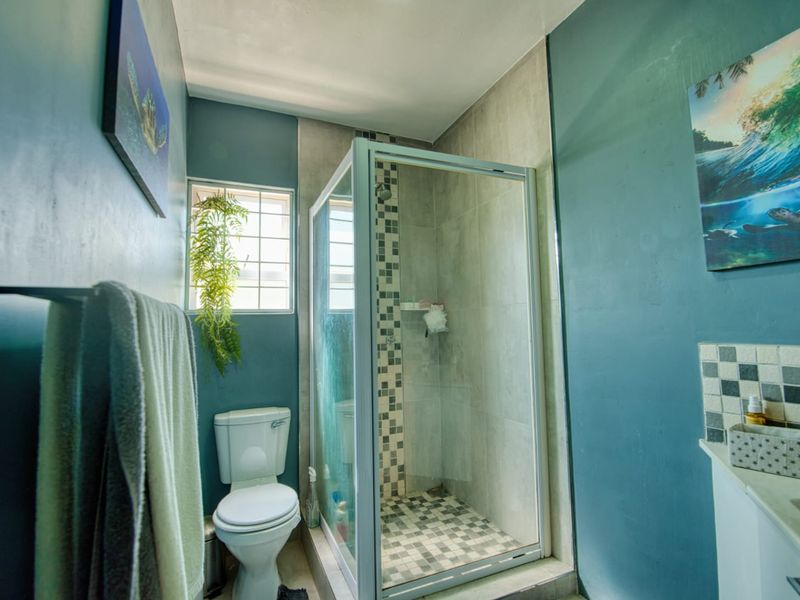 Modern 3-Bedroom Loft Apartment for Sale in Sunningdale - Photo 9