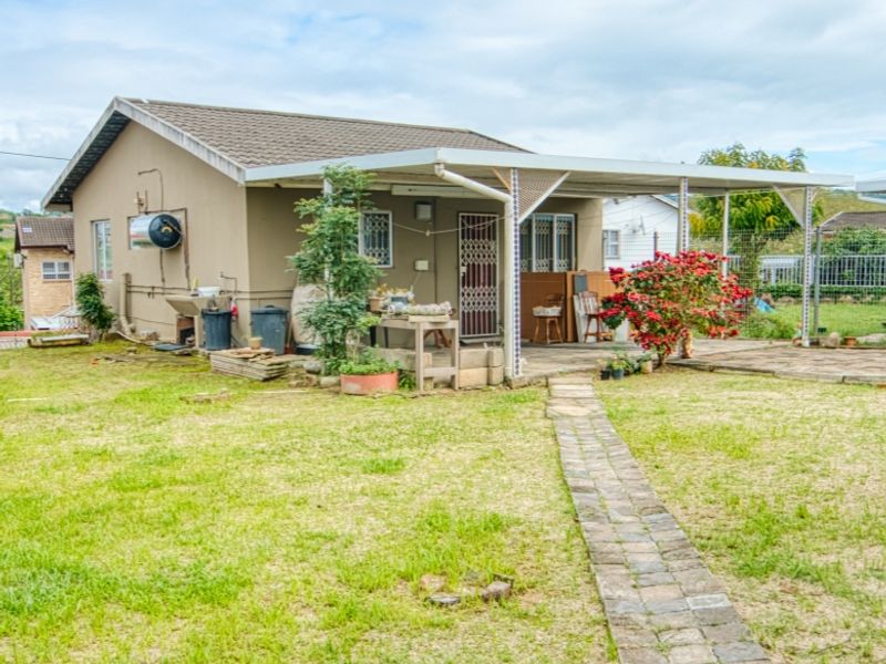 Spacious, Freestanding 4-Bedroom Family Home + 2-Bedroom Outbuilding on 823 sqm in Foresthaven - Photo 4