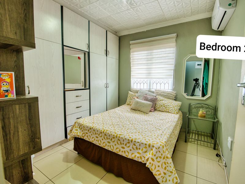 Spacious, Freestanding 4-Bedroom Family Home + 2-Bedroom Outbuilding on 823 sqm in Foresthaven - Photo 8