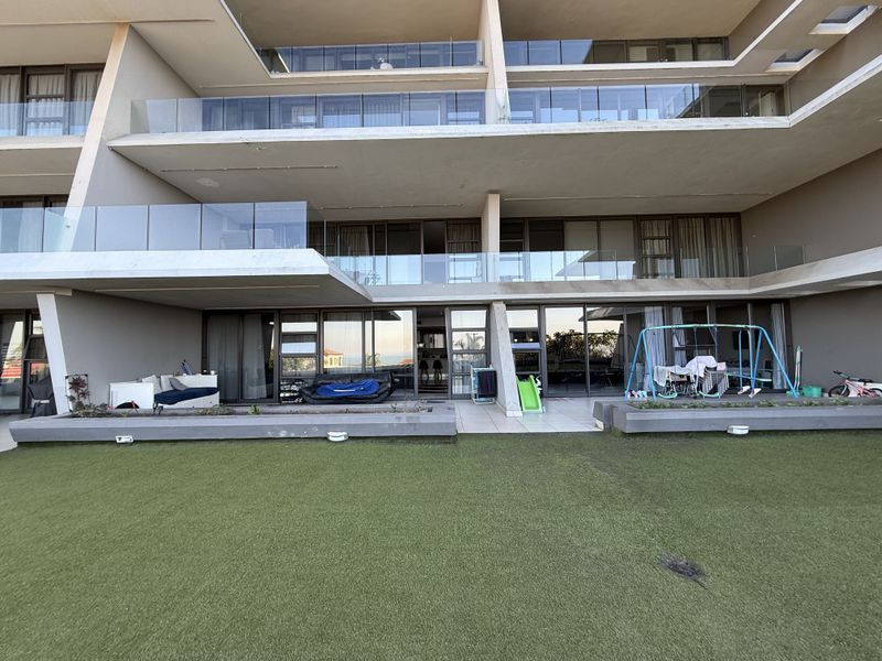 Spacious 3-Bedroom Home with Garden Oasis & Extra Parking! - Photo 4