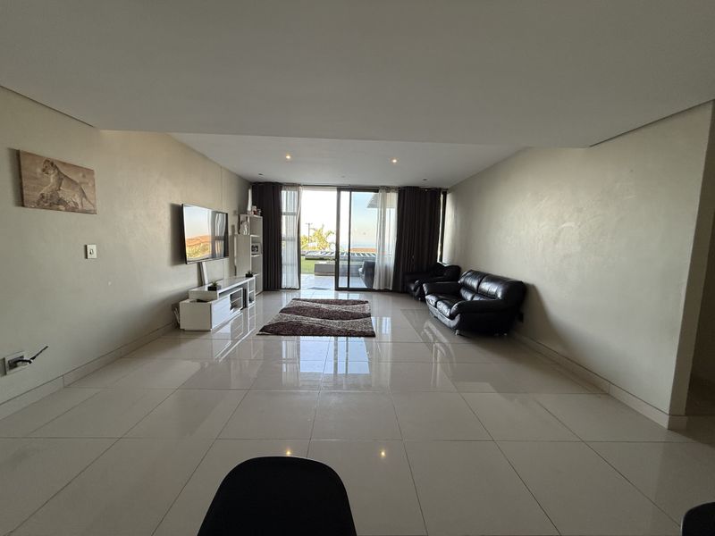 Spacious 3-Bedroom Home with Garden Oasis & Extra Parking! - Photo 10