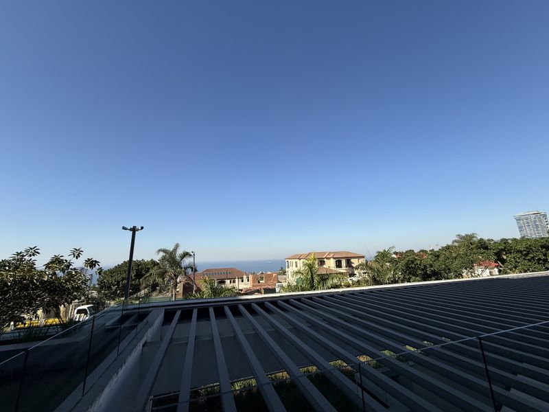 Spacious 3-Bedroom Home with Garden Oasis & Extra Parking! - Photo 7