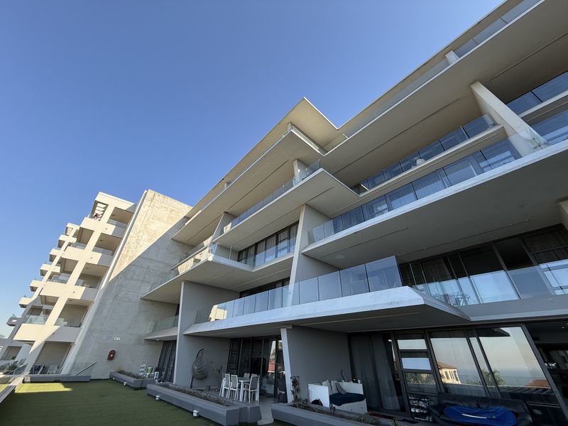 Spacious 3-Bedroom Home with Garden Oasis & Extra Parking! - Photo 6